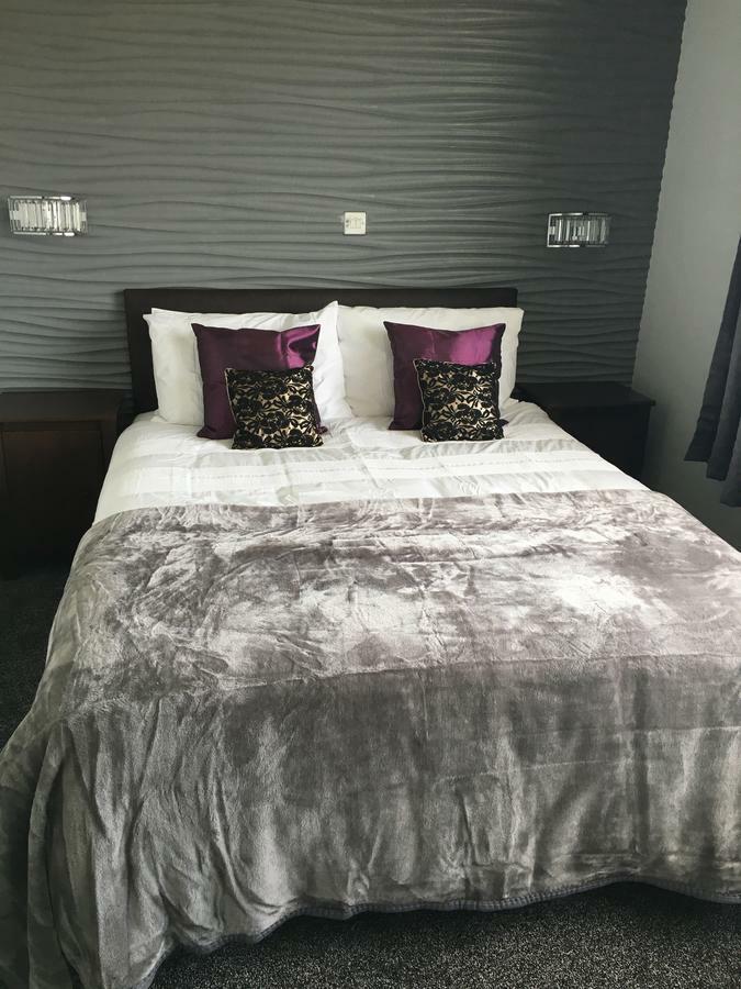 Highgate Inn Hotel 펨브로크 외부 사진